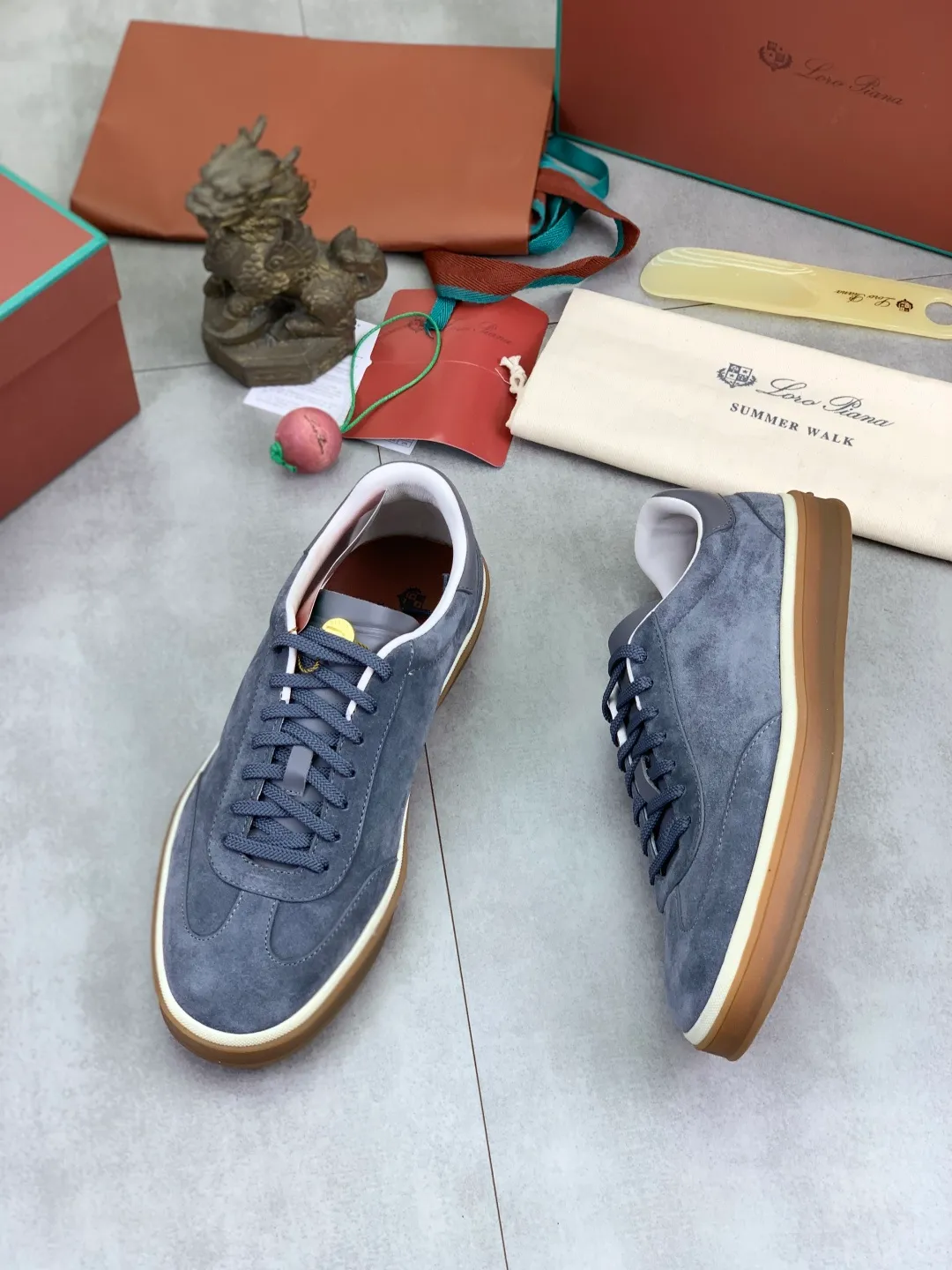 Men's men's shoes 💰P580 New model 💰 The latest casual shoes Loro Piana 💯 Top grade 💯 Buy the original copy 💯 Founded the existing Loro Piana company on April 24, 1924. It is the sixth generation of family operation, providing the best quality products to customers who are discerning about taste and quality. Imported original fly woven fabric with cowhide fabric, plain calfskin lining, hand-stitched thread with cowhide feet, original packaging, high-end outsole, size: 38-45 (customized for 46), 8️⃣ colors available